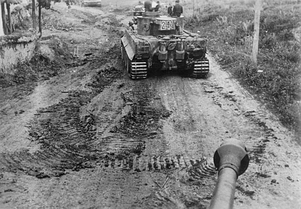 Deutsche Tiger-Panzer während der Schlacht bei Kursk, 1943