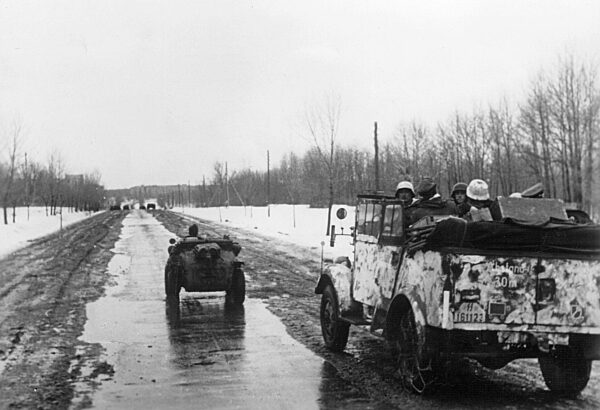 Vehicles of the Waffen SS on the way to Kharkiv, 1943