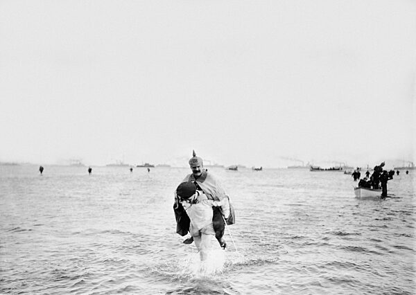 Landing of German marines in the maneuver, 1904