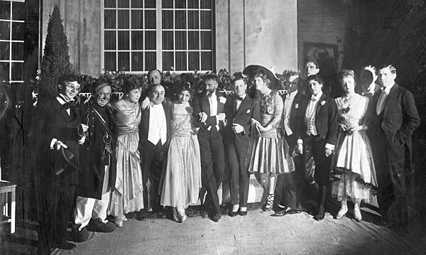 Participants in the performance "The Bat", 1917