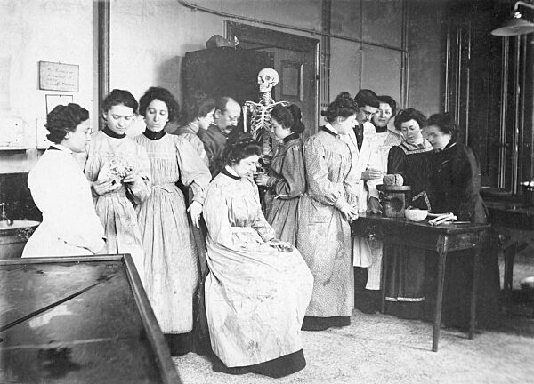 Medical students at the University of Berlin, 1910