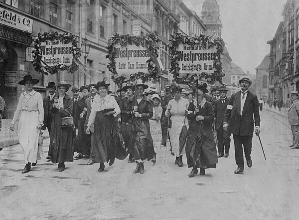 Demonstration parade of 'West Prussians Faithful to the Homeland', 1920
