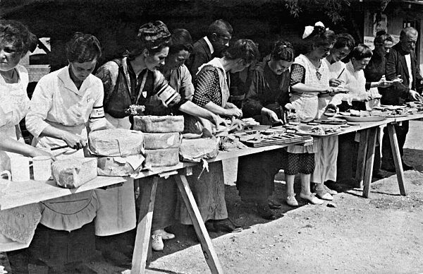 Provisions  stand on the day of the referendum in East Prussia, 1920