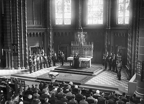 Memorial service for SA-colonel Peter Voss, 1934