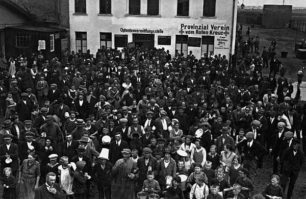 Refugees form the eastern German areas after the referendum, 1920