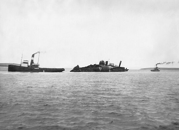 Recovery of the "Moltke" near Scapa Flow, 1926