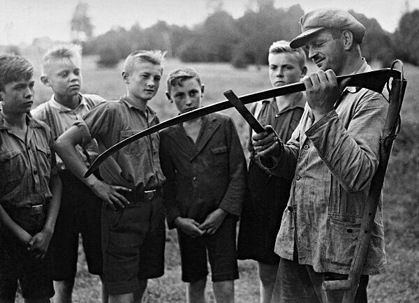 Boys during the Prussian Landjahr, 1934