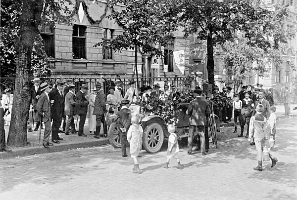 The German House in Marienwerder on the day of the referendum, 1920