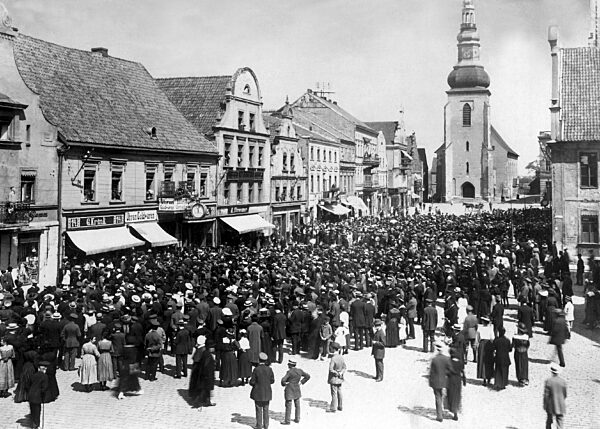Protest rally against the separation of East Prussia from the Reich, 1919