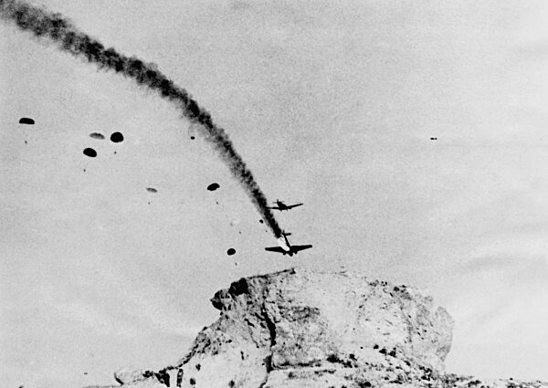 Crash of a Ju-52 transport plane on Crete, 1941