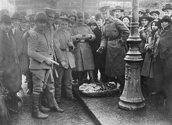 Soldiers of the Axis powers in occupied Bucharest, 1917