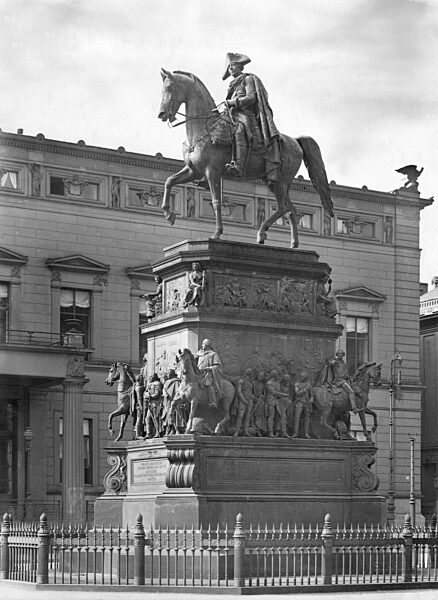 Reiterstandbild von Friedrich II. der Große in Berlin, 1900