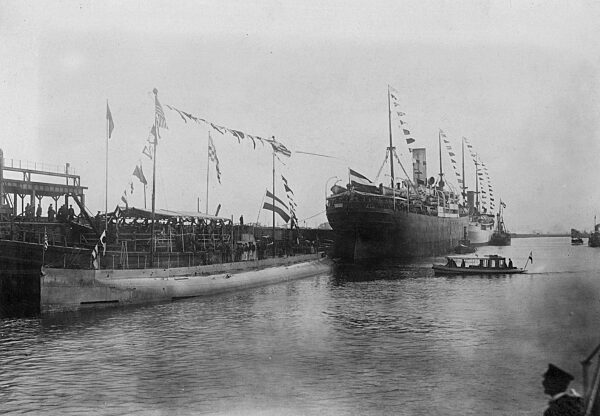 Ankunft des Handels-U-Bootes "Deutschland" in Bremen, 1916