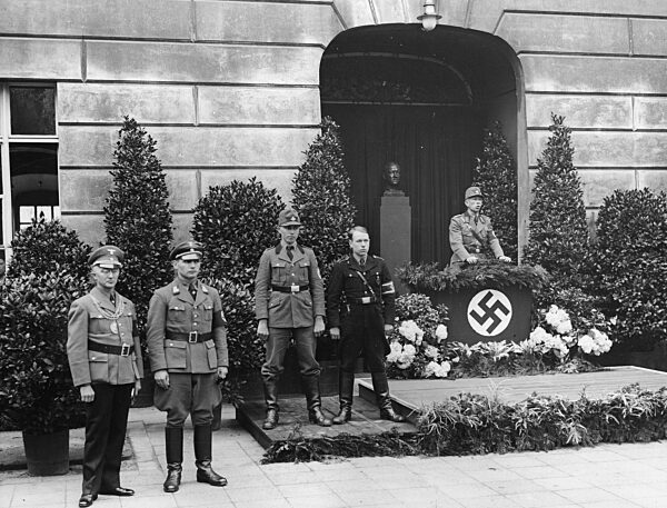 Matriculation at the Frederick William University in Berlin, 1937