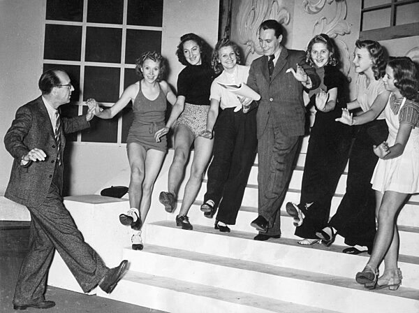 Heinz Schorlemmer und R. Fränzel bei einer Probe für eine Operette, 1940