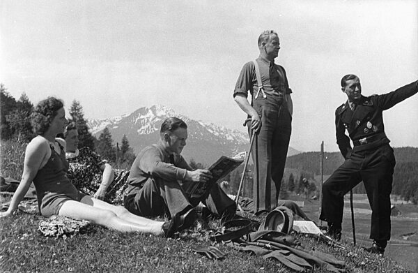 Urlaub im Feriendorf der Panzersoldaten und Panzerarbeiter, 1943