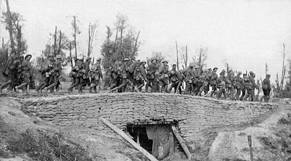 Britische Soldaten hinter der Westfront, 1916