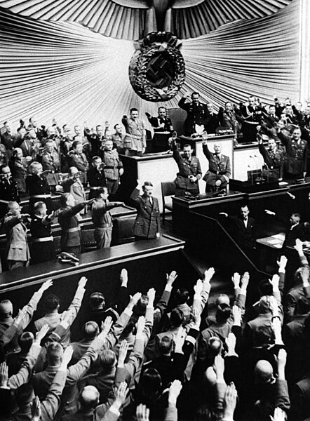 Adolf Hitler im Reichstag, 1939
