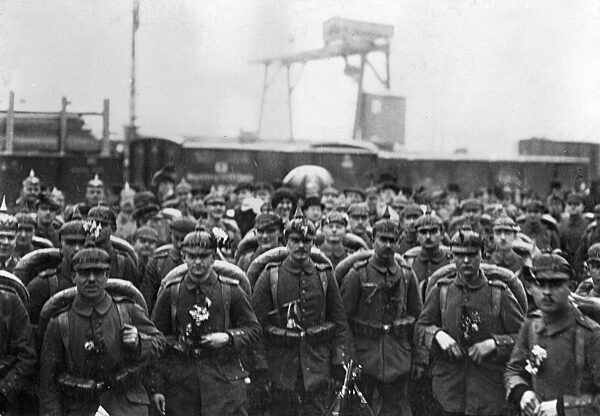 German soldiers before the trip to the front, 1915