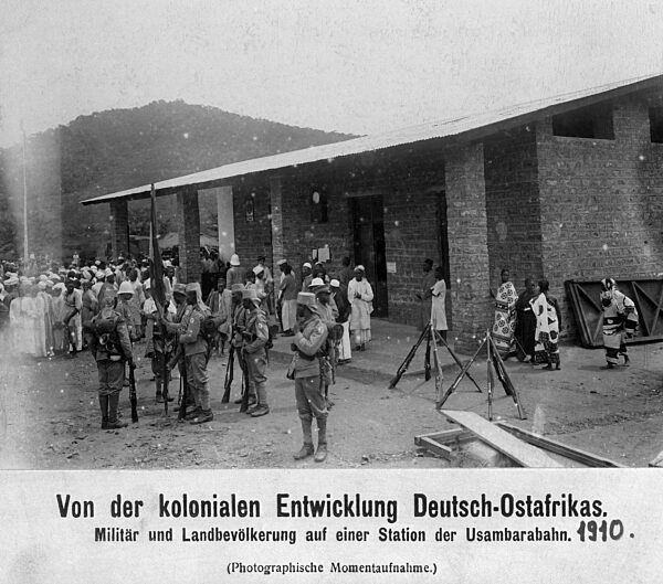 Station an der Usambarabahn in Deutsch-Ostafrika, 1910