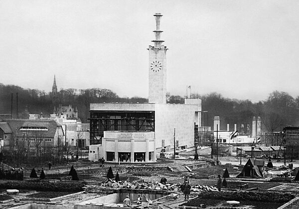 Construction work on the occasion of the World Exhibition in Brussels, 1935