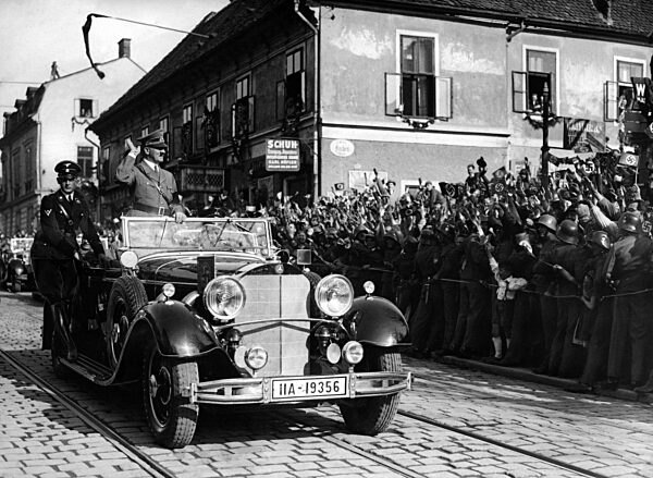 Adolf Hitler in Graz, 1938