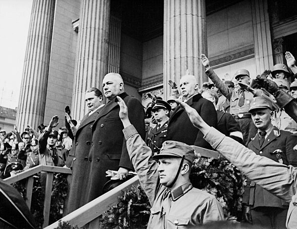 Hermann Göring und Konstantin von Neurath am 'Tag von Potsdam', 1933