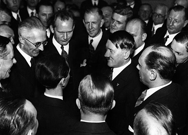 Adolf Hitler and members of the foreign media, 1933