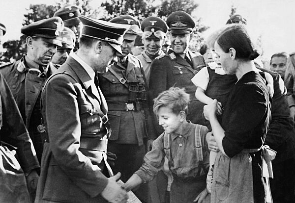 Adolf Hitler in contact with ethnic Germans, 1940
