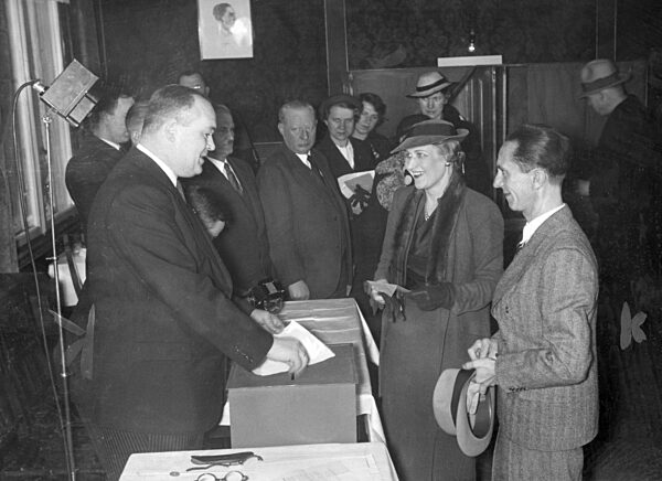 Joseph Goebbels and his wife vote, 1936