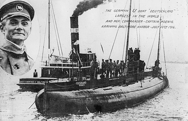 Deutsches Handels-U-Boot "Deutschland" im Hafen von Baltimore, 1916