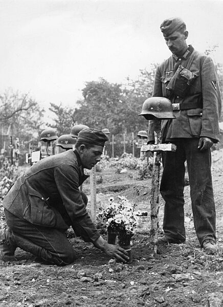 German soldiers bury a comrade, 1940