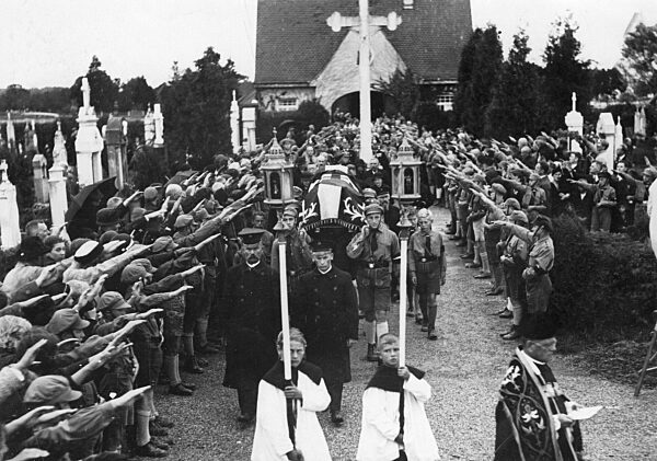 Funeral of a Hitler Youth member