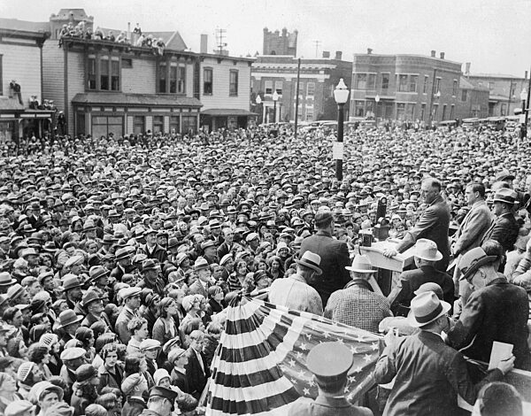 Franklin Delano Roosevelt auf einer Wahlkampfveranstaltung in Butte, 1932