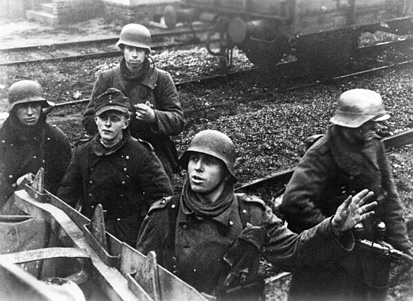 German soldiers in East Prussian Goldap, 1944