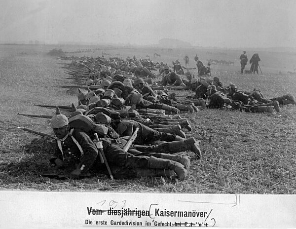 Gardedivision beim Kaisermanöver, 1912