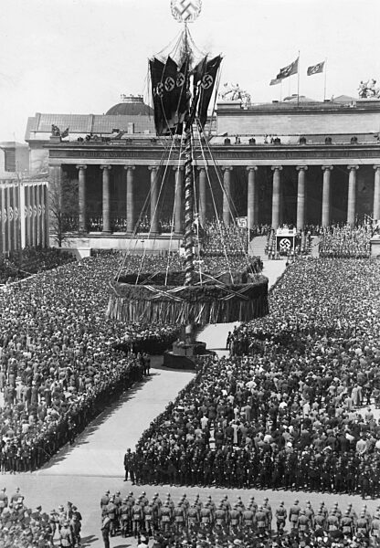 Veranstaltung zum Ersten Mai im Berliner Lustgarten, 1937
