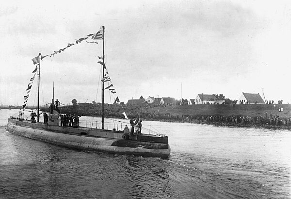 Ankunft des Handels-U-Bootes "Deutschland" in Bremen, 1916