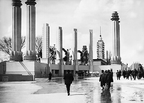 Main entrance of the World Exhibition in Brussels, 1935