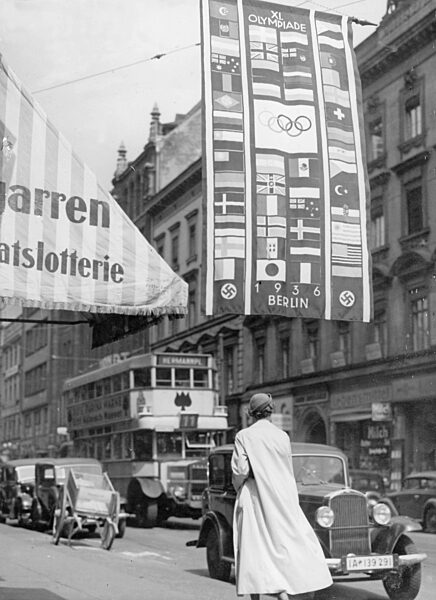 Kommandanten Street in Berlin, 1936