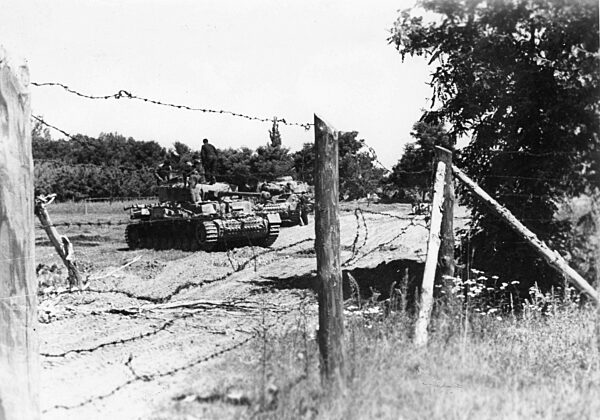 Deutsche Panzer IV an der Weichsel, 1944