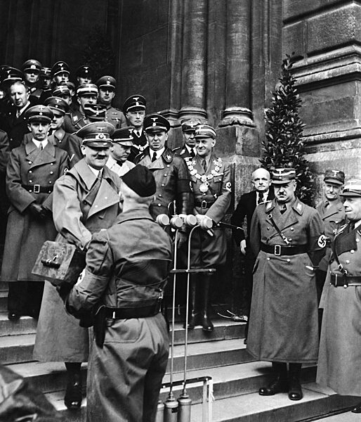 Adolf Hitler, Joseph Goebbels, Josef Burckel, Hermann Neubacher, 1938