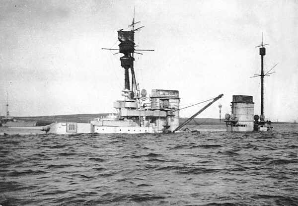 Scuttling of the "Hindenburg" in Scapa Flow, 1919