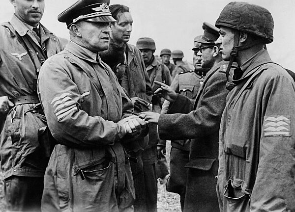 German paratroopers after the capture of the Corinthian Isthmus, 1941