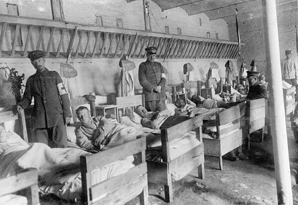 Deutsches Lazarett an der Westfront im Abschnitt der Somme, 1916