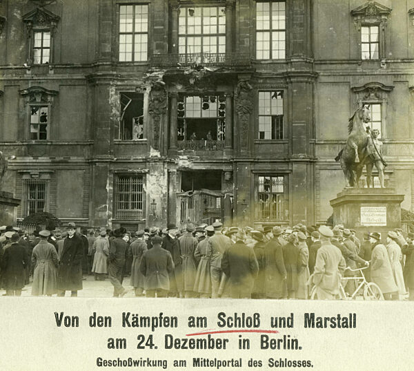 Ruine des Stadtschlosses in Berlin, 1918