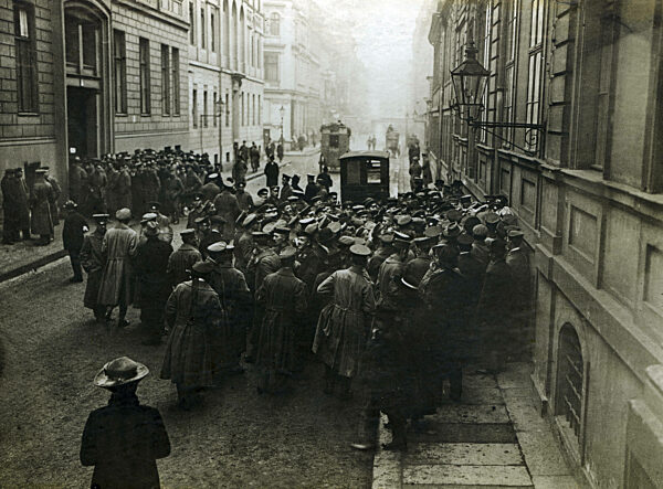 Aushändigung von Wachdienstbescheinigungen, 1918