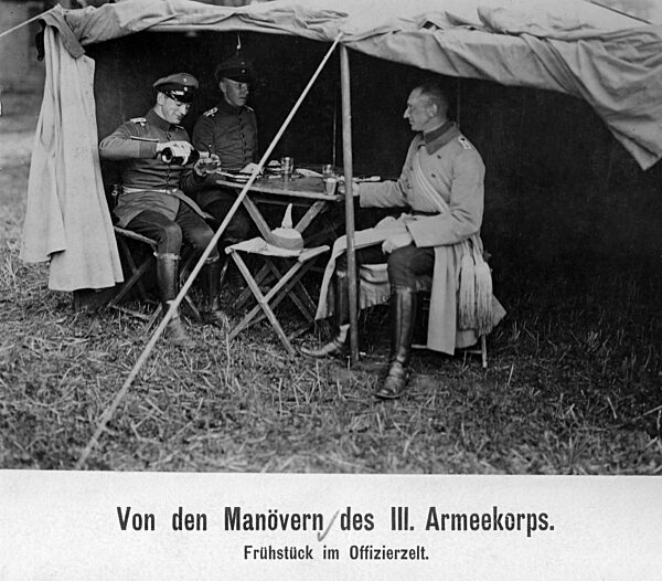 Frühstück im Offizierszelt, 1912
