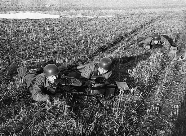 Attack exercise of paratroopers, 1939