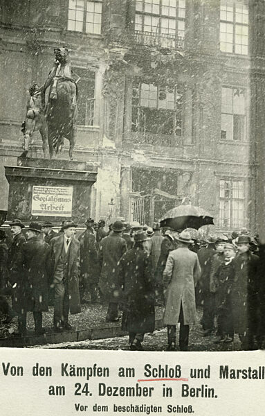 Ruine des Stadtschlosses in Berlin, 1918